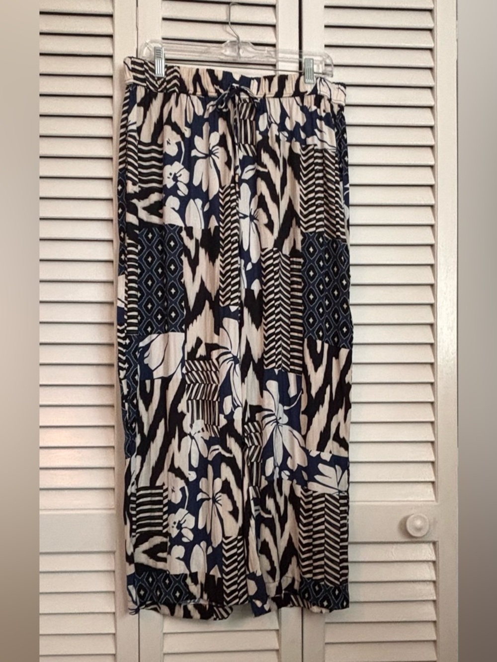 Navy & White Floral Geometric Flowy Pants